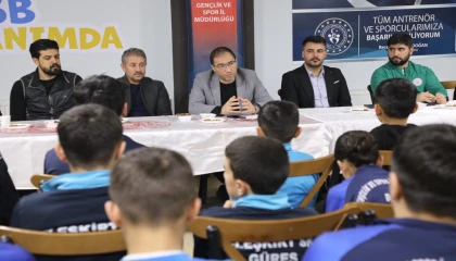 Ağrı’da Sporcu Eğitim Merkezi’nde gençlerle iftar buluşması