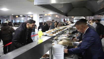 AİÇÜ’de ilk iftar öğrencilerle açıldı