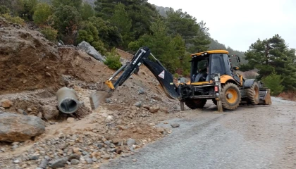 Antalya’da kış mesaisi! Alanya kırsalında yol güvenliği