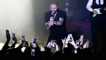 Berkay’dan sahnedeyken duygusal veda