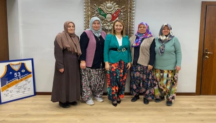 Bilecik Pazaryerili kadınlardan şalvarlı duruş!