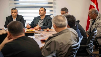 Bornova’da Başkan Eşki, muhtarlarla buluştu