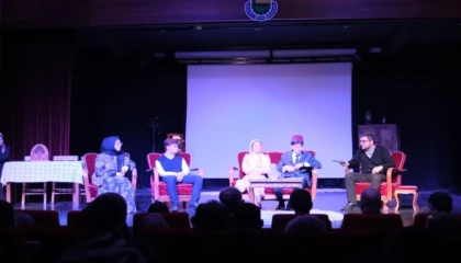 Bursa İnegöl’de “Puşide-i Siyah” tiyatro sösterisi sahnelendi