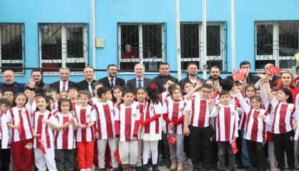 Bursa İnegölspor’dan 60 bin öğrenciye hediye