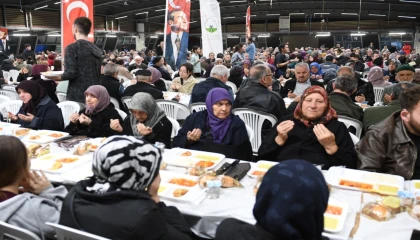 Bursa Osmangazi’de ramazan coşkusu meydanlara taşıyor