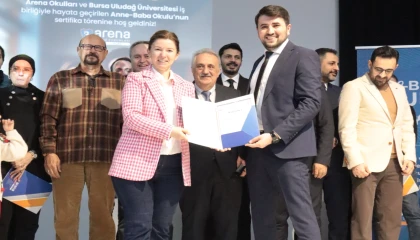 Bursa’da ’Arena Anne Baba Okulu’nda sertifika heyecanı