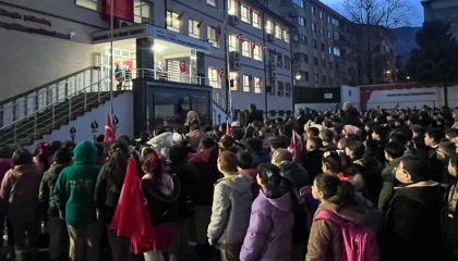 Bursa’da deprem şehitleri için saygı duruşu