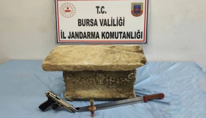 Bursa’da tarihi eser operasyonu... Lahit ve objeler ele geçirild