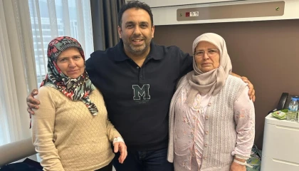 Çanakkaleli iki kız kardeş kanseri aynı gün Bursa’da yendi