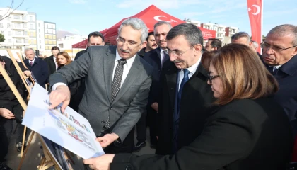 Cumhurbaşkanı Yardımcısı Yılmaz’dan Deprem Müzesi incelemesi