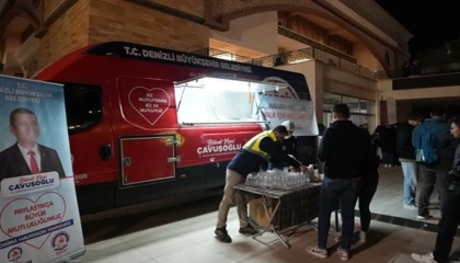 Denizli Büyükşehir’den cami çıkışlarında geleneksel ikram