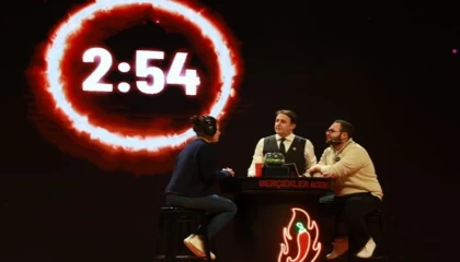 Denizli Komedi Sahnesi kahkaha tufanıyla başladı