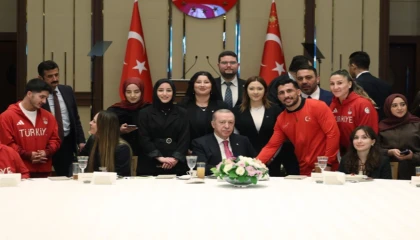 Erdoğan’dan gençliğe güven: Türkiye’yi sizlerle bugünlere getirdik