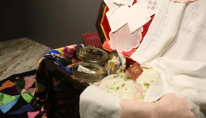 Gaziantep’te “Sandıktan Belleğe: Meral Dai’nin 70 Yıllık Çeyizi” sergisi açıldı