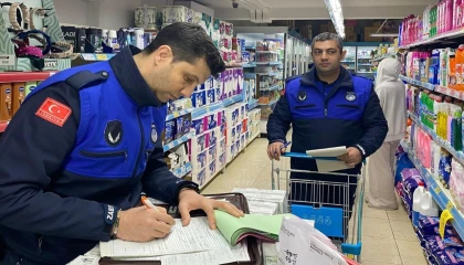 Gemlik Zabıtası’ndan zincir marketlere kapsamlı denetim
