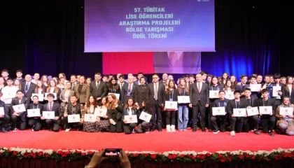 Genç araştırmacılar TÜBİTAK İzmir Bölge Yarışması’nda ödüllendirildi