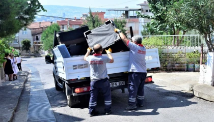 İzmir Bornova’da sel mağdurlarına askıda eşya desteği
