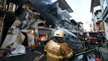 İzmir Buca’da iş yeri yangını panik yarattı