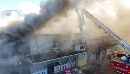 İzmir Buca’daki işyeri yangını kontrol altına alındı