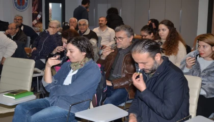 İzmir Efes Tarlası’nda zeytinyağı tadım etkinliğine yoğun ilgi