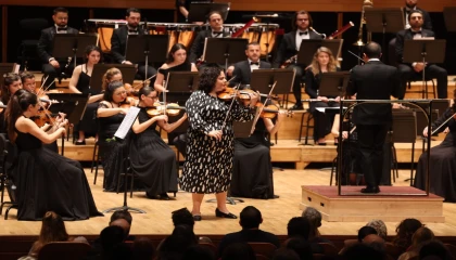 İzmir Oda Orkestrası, Küden ile aynı sahnede