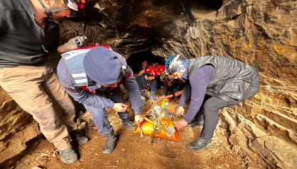 İzmir Selçuk’ta mağarada 9 saatlik kurtarma seferberliği