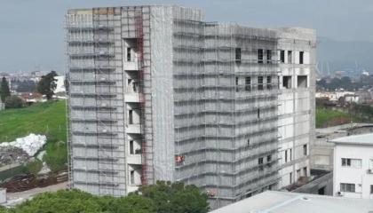 İzmir’de Eşrefpaşa Hastanesi’nin yeni binasında sona doğru