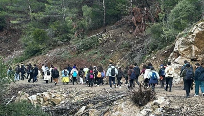 İzmirli gençler hem yürüdü hem sosyalleşti