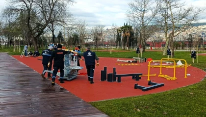İzmit Millet Bahçesi’ne yeni spor aletleri