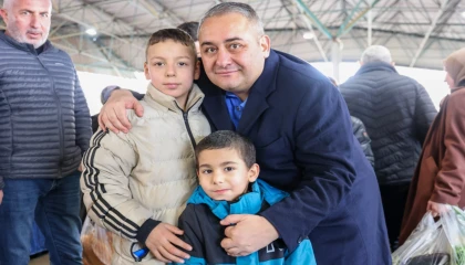 Keçiören Ufuktepe Semt Pazarı’nda Başkan Özarslan ilgisi