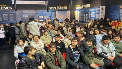 Kocaeli’de öğrencilerden deprem müzesine anlamlı ziyaret