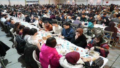 Kocaeli’nin Ramazan Çadırı’nda ilk oruçlar açıldı