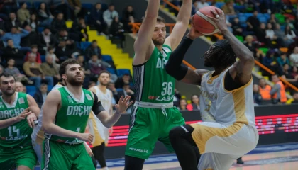 Konya Büyükşehir Belediyespor, Darüşşafaka’yı farklı yendi