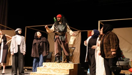 Konya’da Retro Tiyatro Topluluğu’ndan esprili ve etkileyici performans