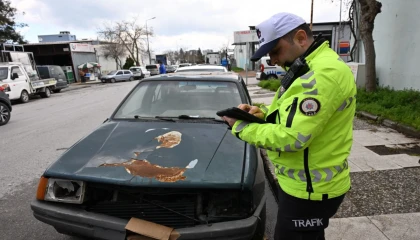 Manisa Büyükşehir sahipsiz ve hurda araçları kaldırıyor