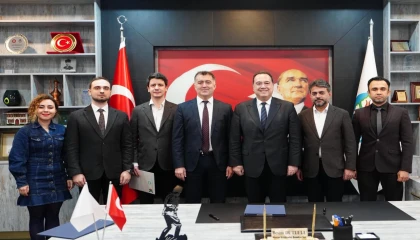 Manisa’nın geleceğine iki vizyon imza