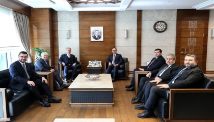 Memduh Büyükkılıç’tan Bakan Kacır’a ziyaret