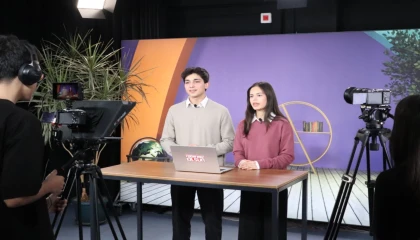 Meslek Liseliler stüdyoda haber sunarak becelerini geliştiriyor