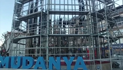 Mudanya Belediyesi’nden Atatürk Heykeli bakımına imece çağrı