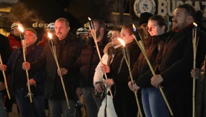 Mudanya’da 6 Şubat’a meşalelerle sessiz saygı