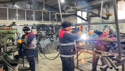 Ordu Büyükşehir Belediyesi park mobilyalarını kendi üretiyor