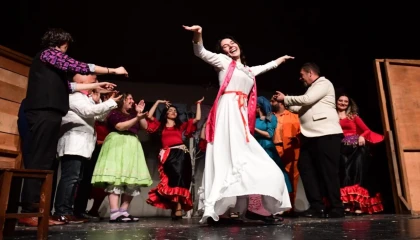 Osmangazi Belediyesi, ‘Deli Ayten’ ile Bursalı sanatseverleri buluşturdu