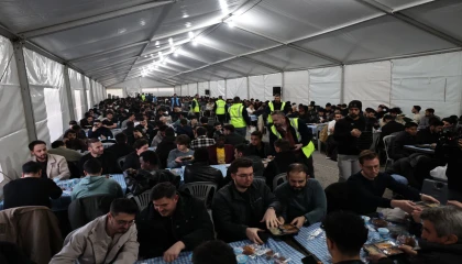 Sakarya’da farklı renk ve coğrafyadan binler birlikte oruç açıyor