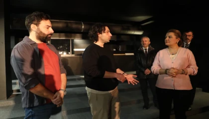 Sanatın kalbi İzmit’te büyüyor: Yeni sahne kapılarını açıyor