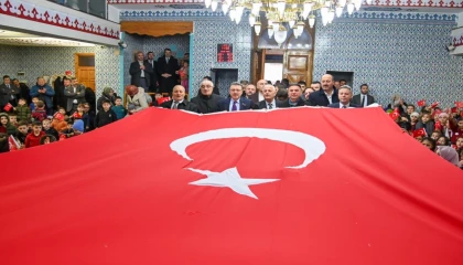 Trabzon’da Başkan Genç ve çocuklar şehit Eren Bülbül’ü unutmadı