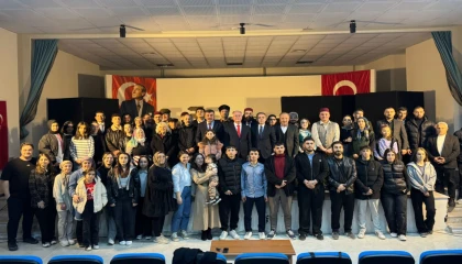 Trabzon’da “Muhacirlik” oyunu büyük ilgi gördü