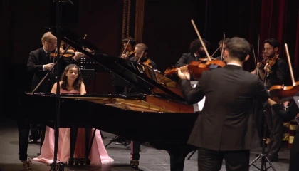 12 yaşındaki piyanist iki konserle sahnede