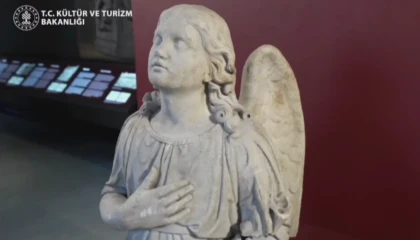 22 yıl sonra gelen iade... “Melek Heykeli” yerine döndü