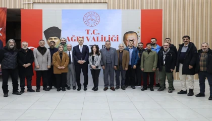 Ağrı Valisi Önder Bozkurt basın mensuplarıyla iftarda buluştu