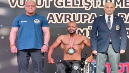 Ağrılı sporculardan madalya